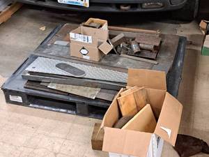 lot 699 image: Lot of  Scrap Metal