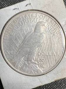 lot 40 image: 1922-D US PEACE SILVER DOLLAR