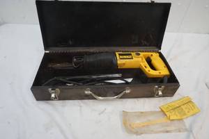DeWalt DW305 VS Reciprocating Saw