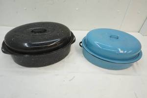 2 Enamel Roasters