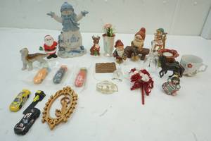 Santa  reindeer shaker set
