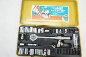 Ratchet socket set
