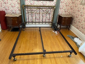 lot 261 image: Vintage Brass Headboard