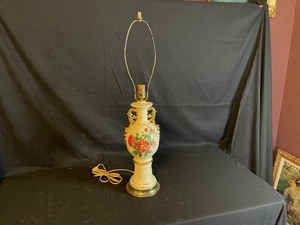 lot 217 image: Vintage Pretty Porcelain Table Lamp with Pink Flowers