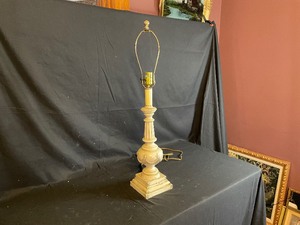 lot 218 image: Tall White Vintage Table Lamp