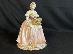 lot 237 image: Vintage Lady & Floral Basket Figurine