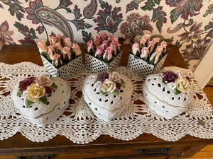 lot 248 image: Set of Three Ceramic Covered Heart Shaped Dish with Floral Lid and Three Rose Boxes