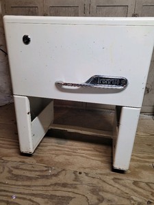 lot 318 image: Ironrite Mangle - Vintage Model 85 Ironer
