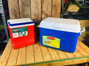 Rubbermaid - Igloo Coolers