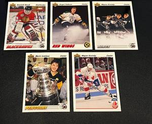 lot 103 image: 1992 Upper Deck Hockey Near Complete Set Cards - Gretzky