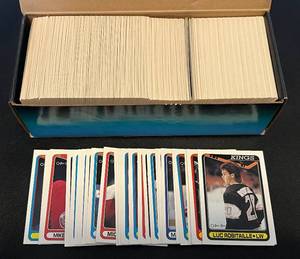 lot 104 image: 1990-91 O-Pee-Chee Hockey Card Set