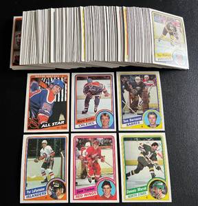 lot 49A image: 1984-85 Topps Hockey Complete Card Set - Steve Yzerman RC - Vintage