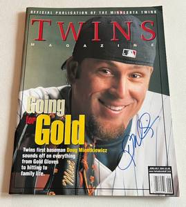 lot 122 image: Doug Mientkiewicz Signed Minnesota Twins Magazine, Baseball Autograph