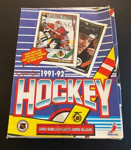 lot 156 image: 1991-92 O-Pee-Chee Hockey Card Pack Box