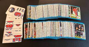 lot 157 image: 1989-90 Topps Hockey Complete Cards Set