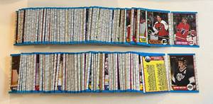 lot 161 image: 1989-90 O-Pee-Chee Hockey Complete Cards Set