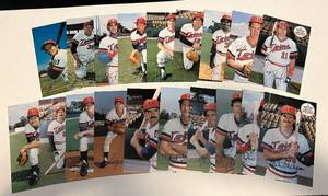lot 211 image: Minnesota Twins Postcards 1985 and 1981 including Gagne, Gaettit, Koosman, and Hrbek Baseball