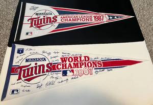 lot 243 image: Minnesota Twins Pennants - 1987 World Series and AL Champions - Vintage Baseball