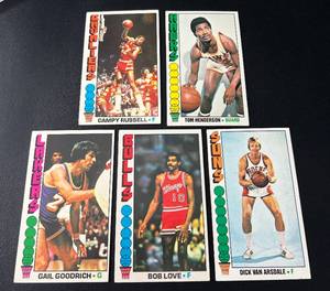 lot 186A image: 1976-77 Basketball Tallboy 5 Card Lot - Vintage Cards
