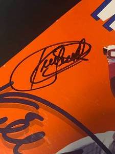 lot 1 image: Kirby Puckett Autographed Wheaties Box with PSA COA Minnesota Twins Baseball
