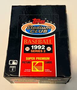 lot 275 image: 1992 Topps Stadium Club Series 2 Pack Box - 36 Sealed Pack of Baseball Cards
