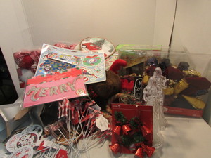 lot 24 image: Christmas Lot