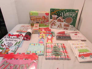 lot 30 image: Christmas Lot