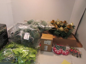 lot 42 image: Christmas Lot