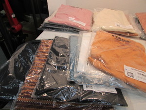 lot 79 image: Mens Tee Shirts