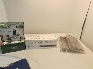 lot 118 image: Small Houseware Gifts