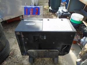 lot 103 image: Generac RV generator with Honda motor. Looks good. Inlcudes owners manual. Untested. As shown.