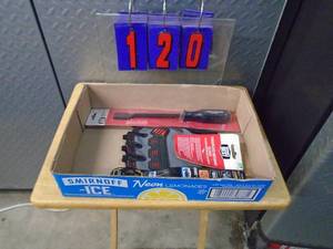 lot 120 image: Flat of quality trade show tools. As shown.