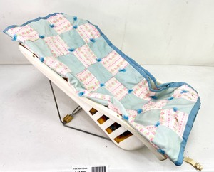 lot 499 image: Doll Seat
