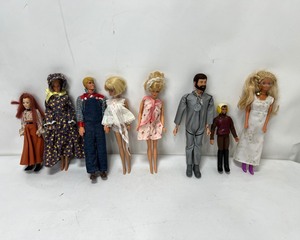 lot 398 image: Vintage Barbie Dolls