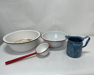 lot 1096 image: Enamel Coated Cookware