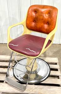 lot 274 image: Koken Vintage Salon Chair