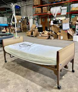 lot 293 image: Adjustable Hospital Bed