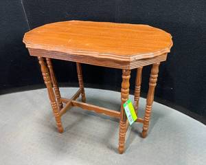 lot 307 image: Vintage Accent Table