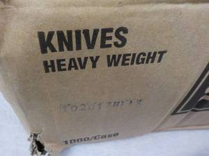 lot 25 image: SOLO 1000 Plastic Knives