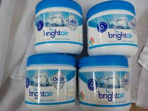 lot 27 image: 4 Bright Air Odor Eliminators