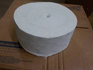 lot 29 image: Scott 12 Rolls 2 Ply Coreless Jumbo Toilet Paper