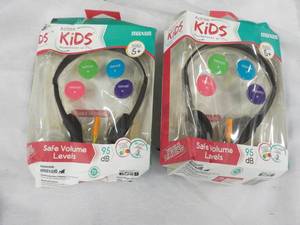 lot 33 image: 2 Maxwell Action Kids Headphones with Mic - bent boxes