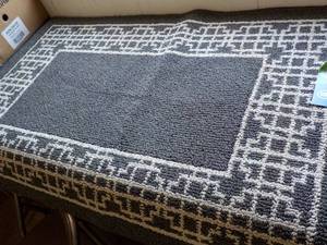 lot 63 image: Mohawk New Generation Accent Rug 30 x 45- machine washable