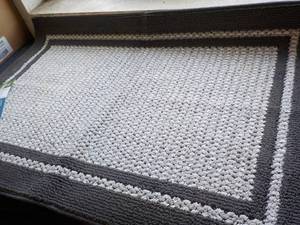 lot 64 image: Mohawk New Generation Accent Rug 30 x 45- machine washable