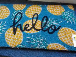 lot 70 image: Sun Squad Door Mat 18 x 30 Hello