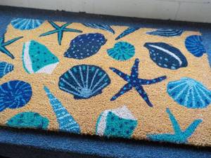 lot 75 image: Threshold Doormat 18 x 30 - damaged as shown