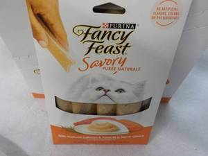 lot 98 image: 30 ct Purina Fancy Feast Savory Cat Treats Natural Salmon and Tuna in a Demi Glaze best date 082023 Retail $90 total