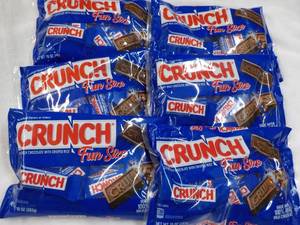lot 425 image: 6 - 10 oz Bags Crunch Fun Size Bars...