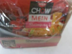 lot 467 image: 8 Chow Mean Shrimp Flavor Meals best date 082023