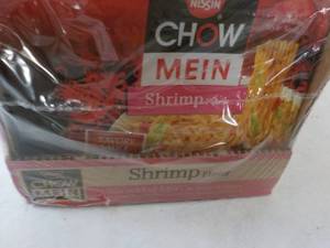 lot 468 image: 8 Chow Mean Shrimp Flavor Meals best date 082023
